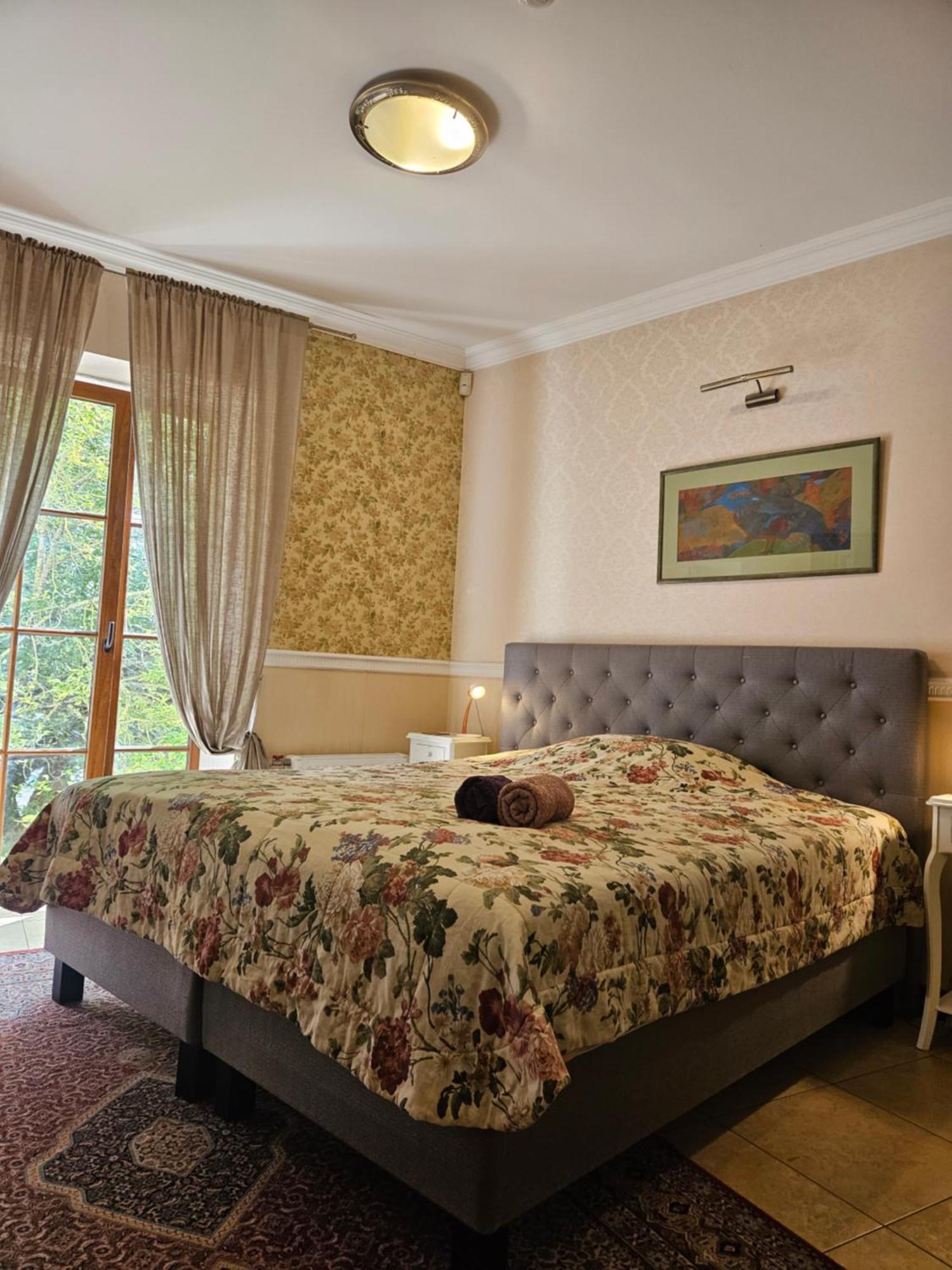 Barrister'S Apartments With Fireplace Шяуляй Экстерьер фото
